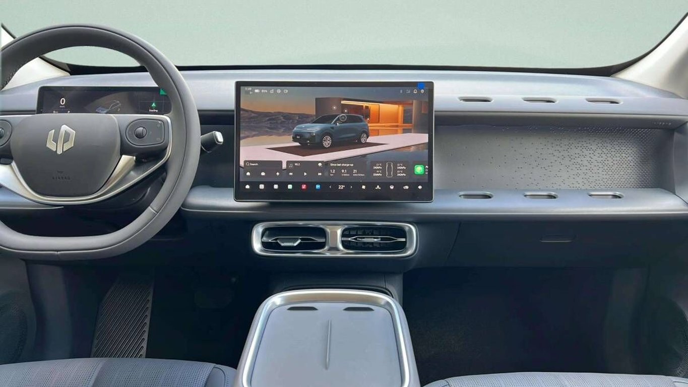 B10 DESIGN HYBRID EV 218 k, 18,8 kWh