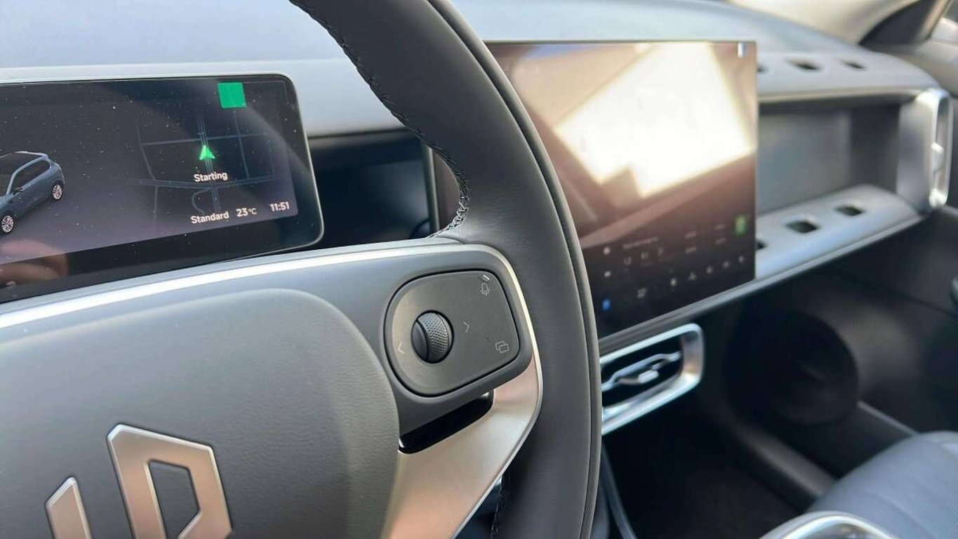 B10 DESIGN HYBRID EV 218 k, 18,8 kWh