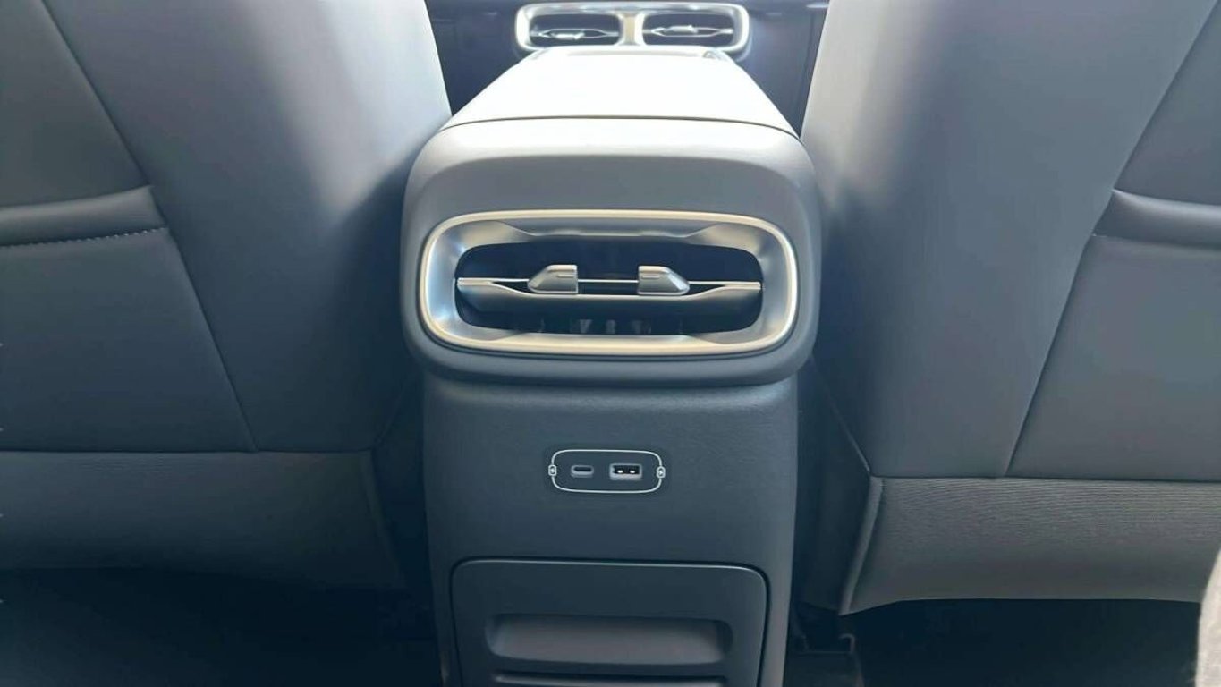 B10 DESIGN HYBRID EV 218 k, 18,8 kWh