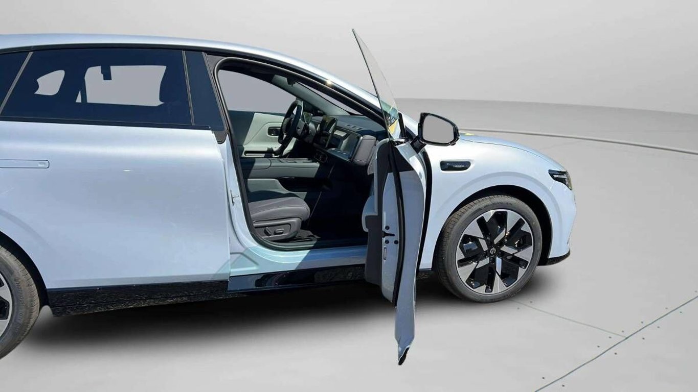 B05 DESIGN 218k, 67,1kWh