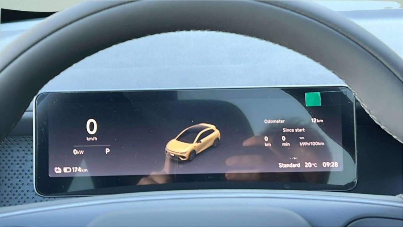B05 DESIGN 218k, 67,1kWh