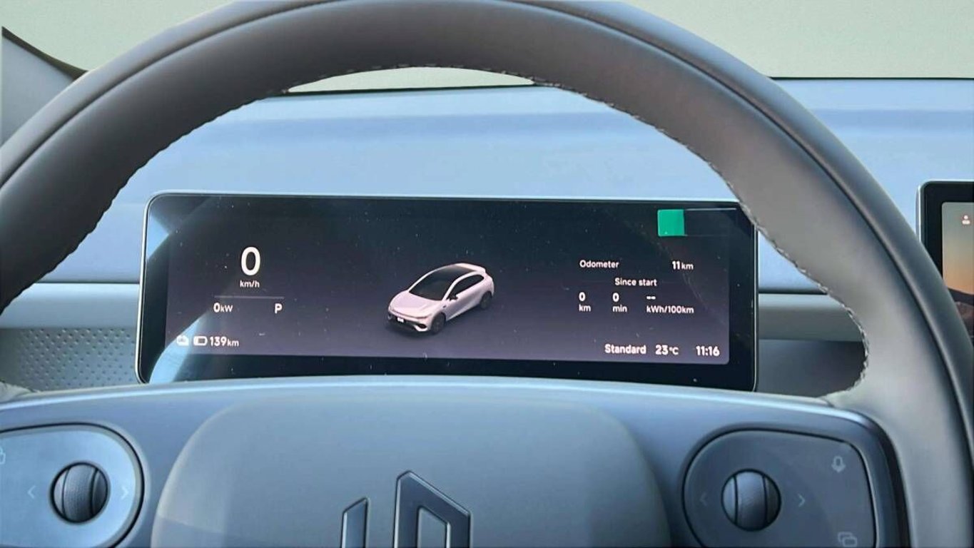 B05 DESIGN 218k, 67,1kWh