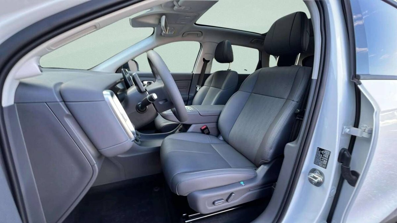 B10 DESIGN HYBRID EV 218 k, 18,8 kWh