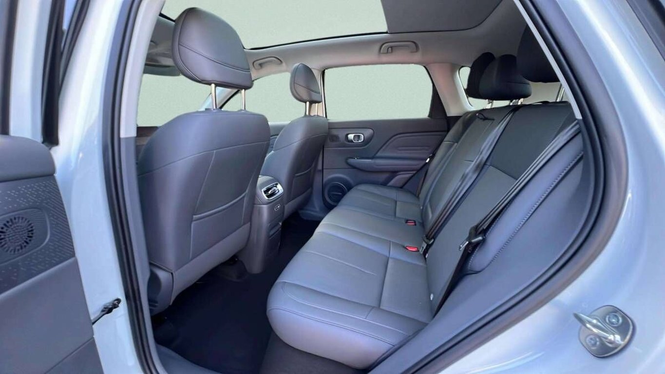 B10 DESIGN HYBRID EV 218 k, 18,8 kWh