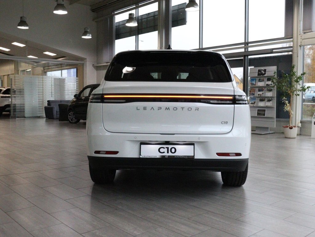 C10 Design REEV