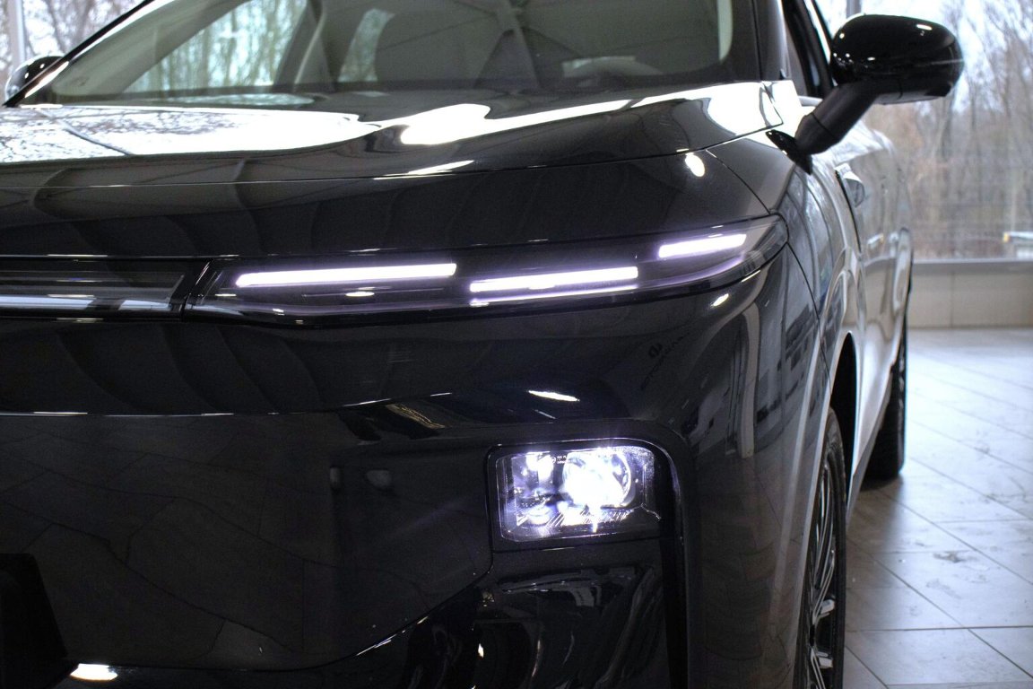 B10 DESIGN HYBRID EV 218 k, 18,8 kWh