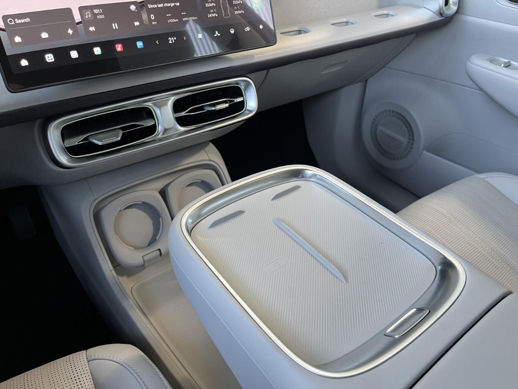 B10 DESIGN HYBRID EV 218 k, 18,8 kWh