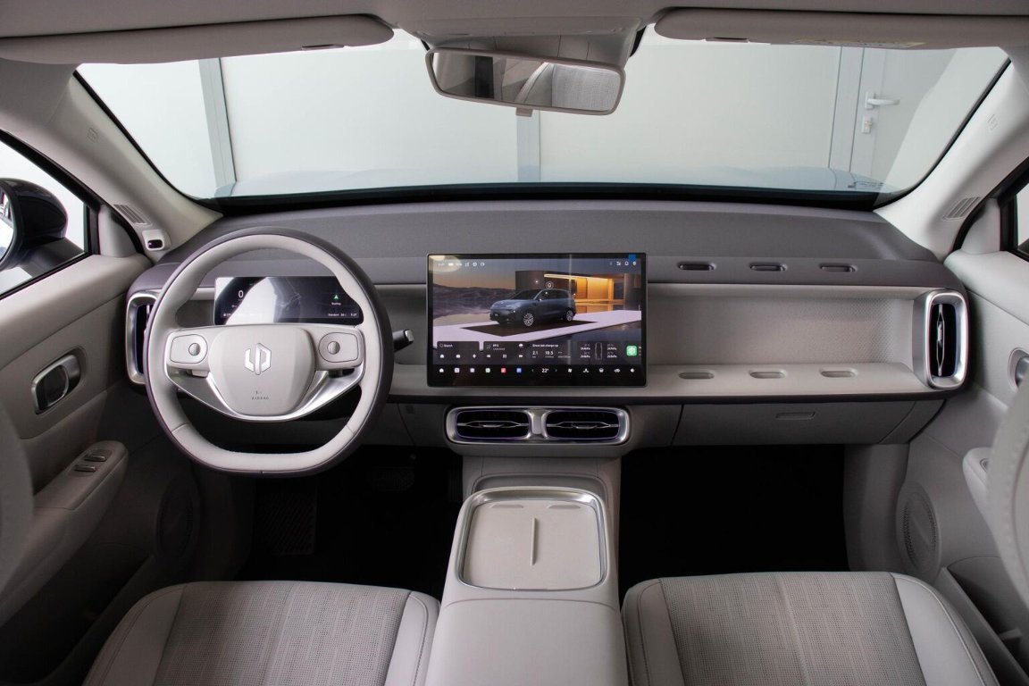 B10 DESIGN HYBRID EV 218 k, 18,8 kWh
