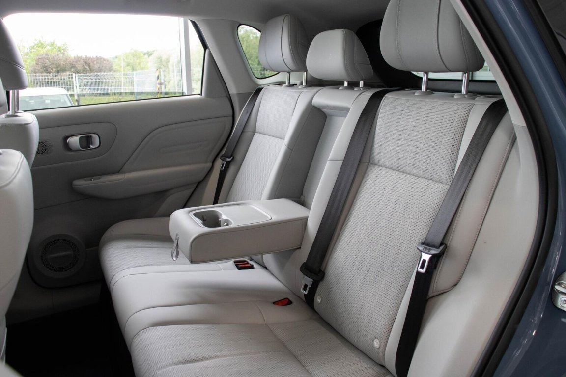 B10 DESIGN HYBRID EV 218 k, 18,8 kWh