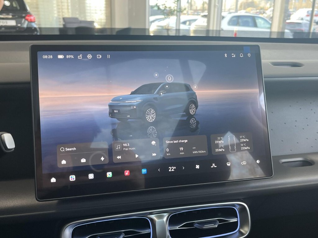 B10 DESIGN HYBRID EV 218 k, 18,8 kWh