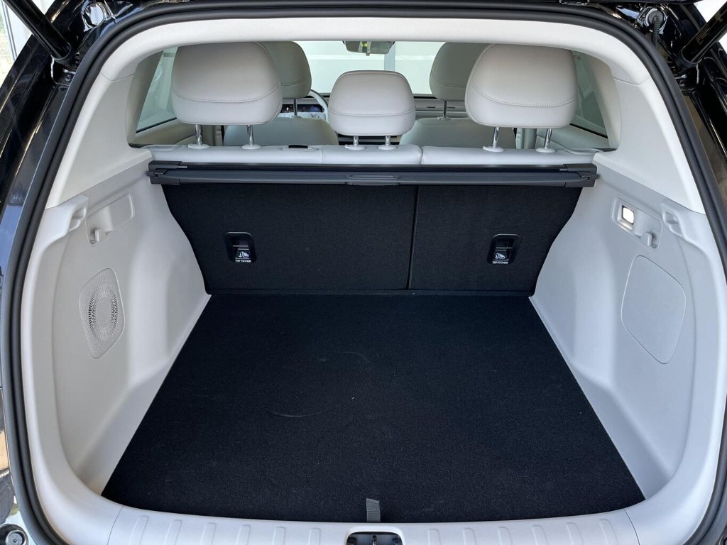 B10 DESIGN HYBRID EV 218 k, 18,8 kWh
