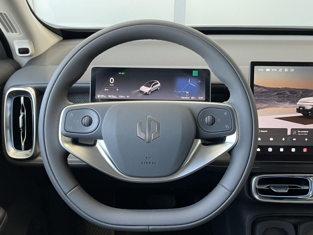 B10 DESIGN HYBRID EV 218 k, 18,8 kWh