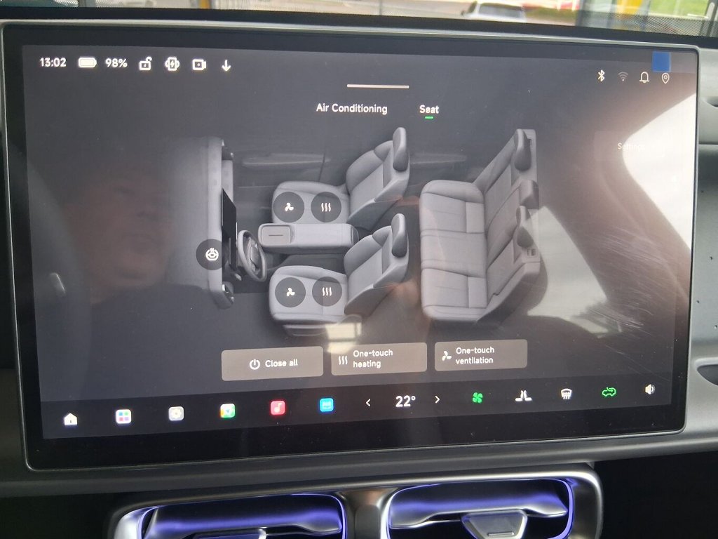 B10 DESIGN HYBRID EV 218 k, 18,8 kWh