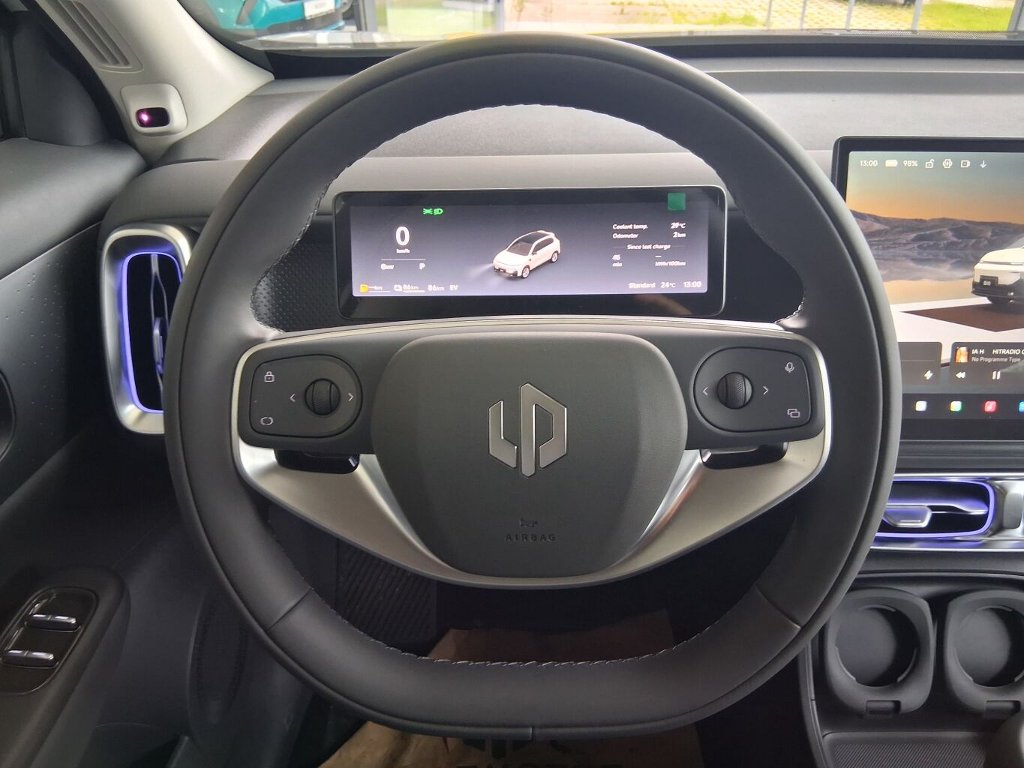 B10 DESIGN HYBRID EV 218 k, 18,8 kWh