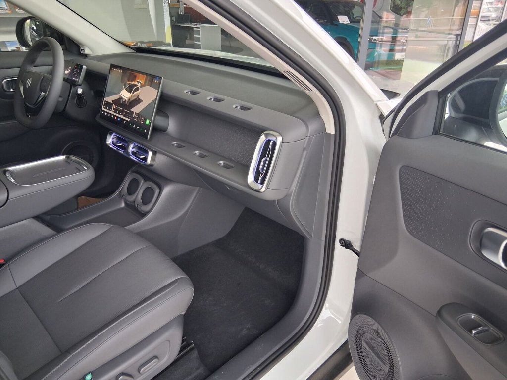 B10 DESIGN HYBRID EV 218 k, 18,8 kWh
