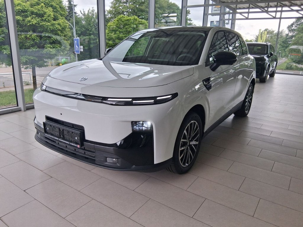 B10 DESIGN HYBRID EV 218 k, 18,8 kWh