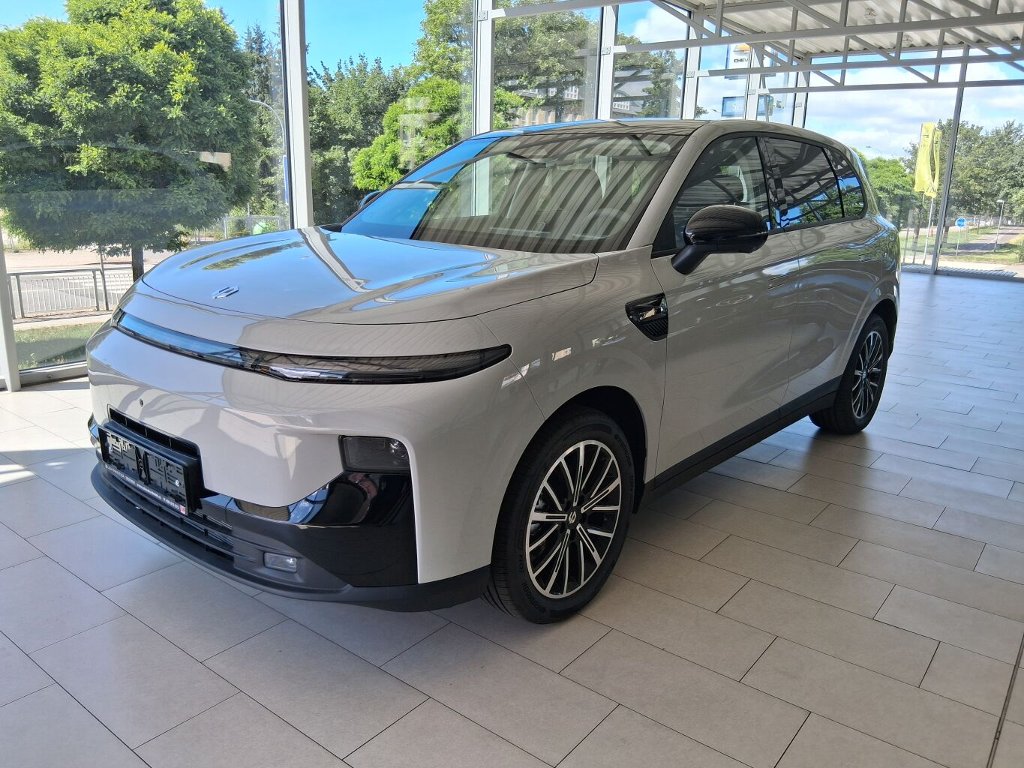 B10 DESIGN HYBRID EV 218 k, 18,8 kWh