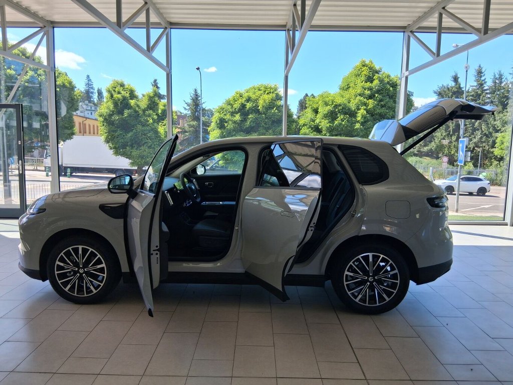 B10 DESIGN HYBRID EV 218 k, 18,8 kWh