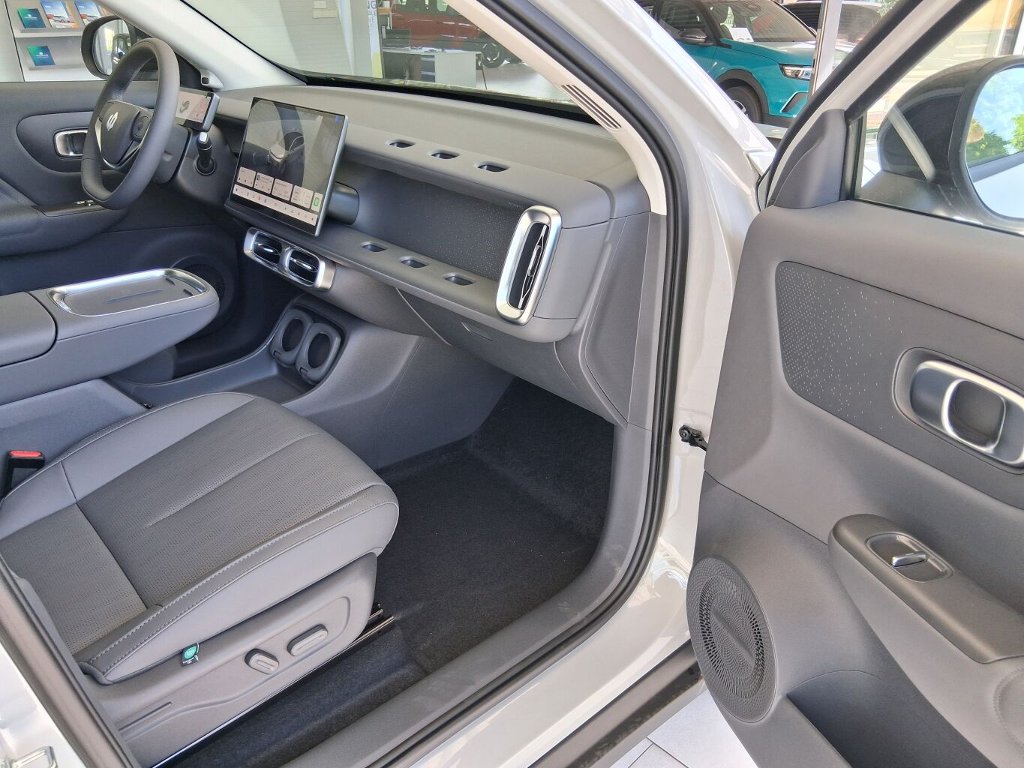 B10 DESIGN HYBRID EV 218 k, 18,8 kWh