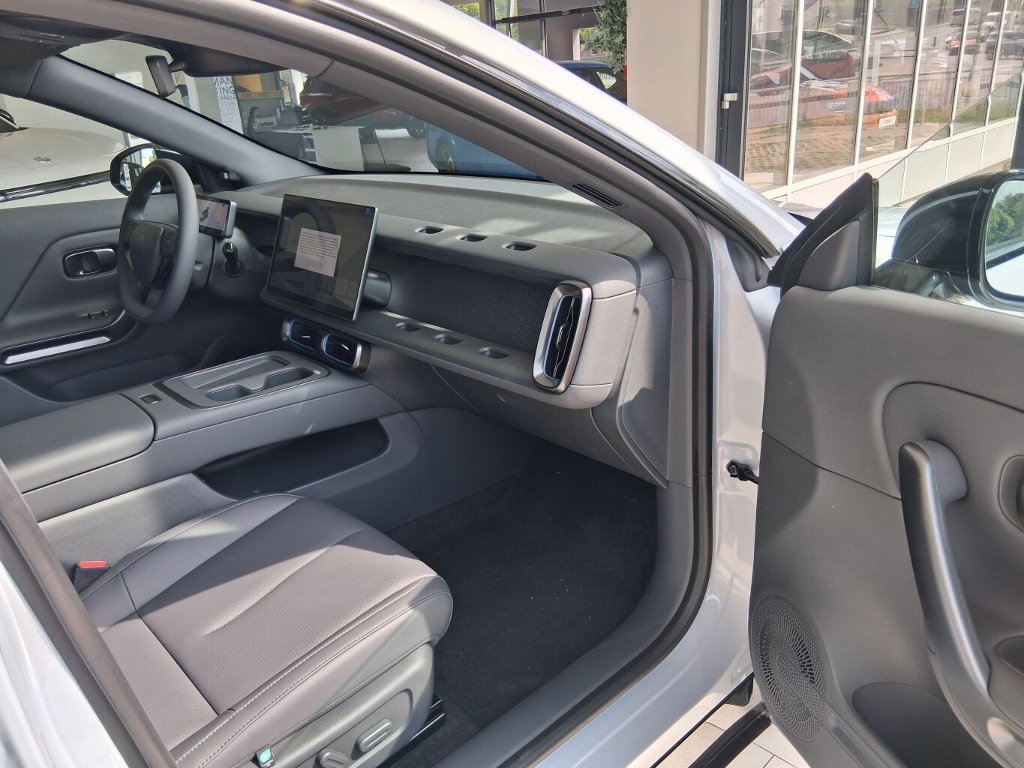 B05 DESIGN 218k, 67,1kWh