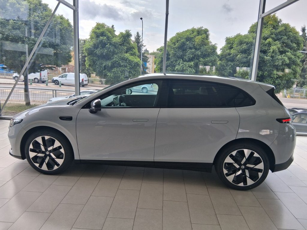 B05 DESIGN 218k, 67,1kWh