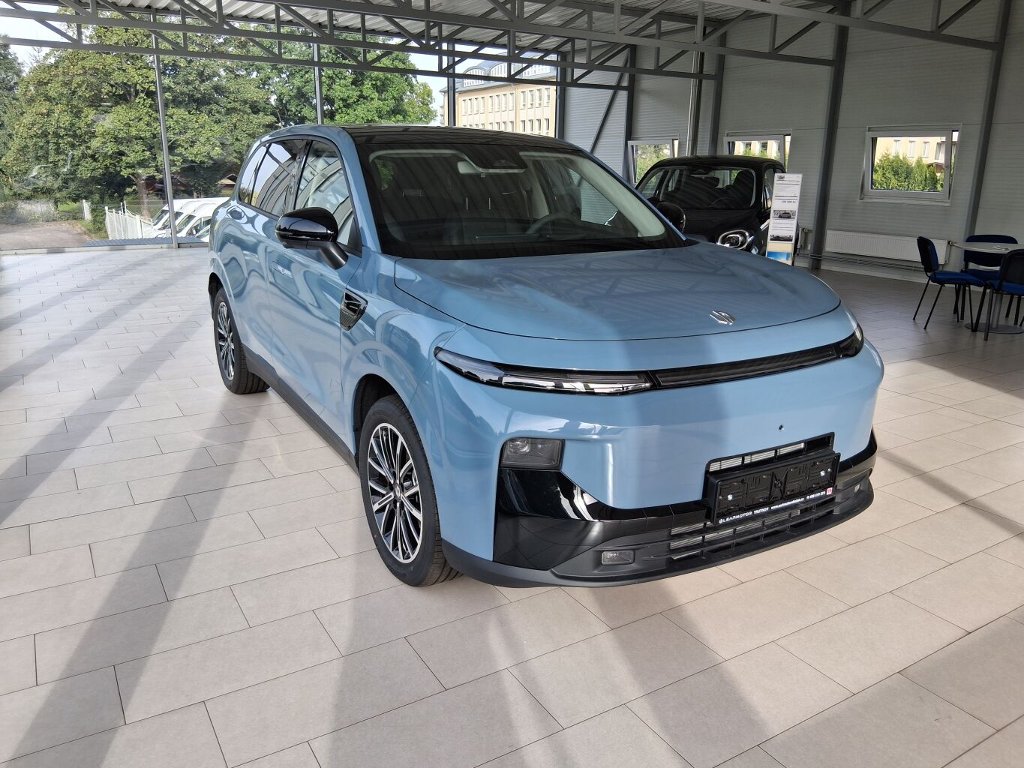 B10 DESIGN HYBRID EV 218 k, 18,8 kWh