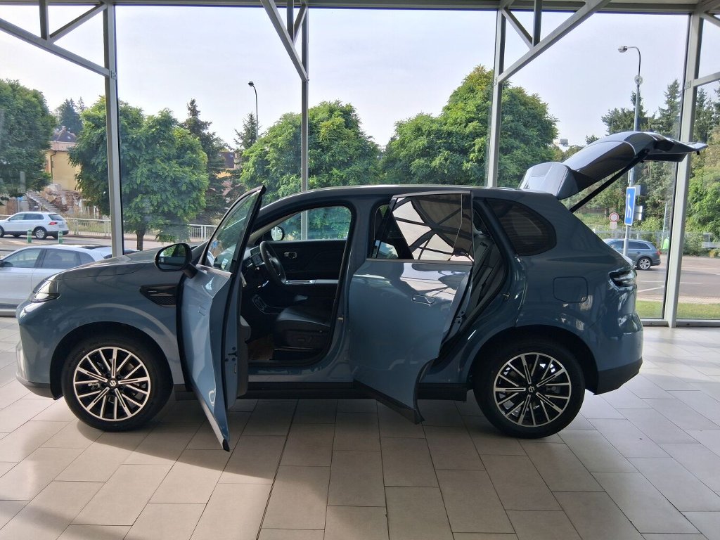B10 DESIGN HYBRID EV 218 k, 18,8 kWh