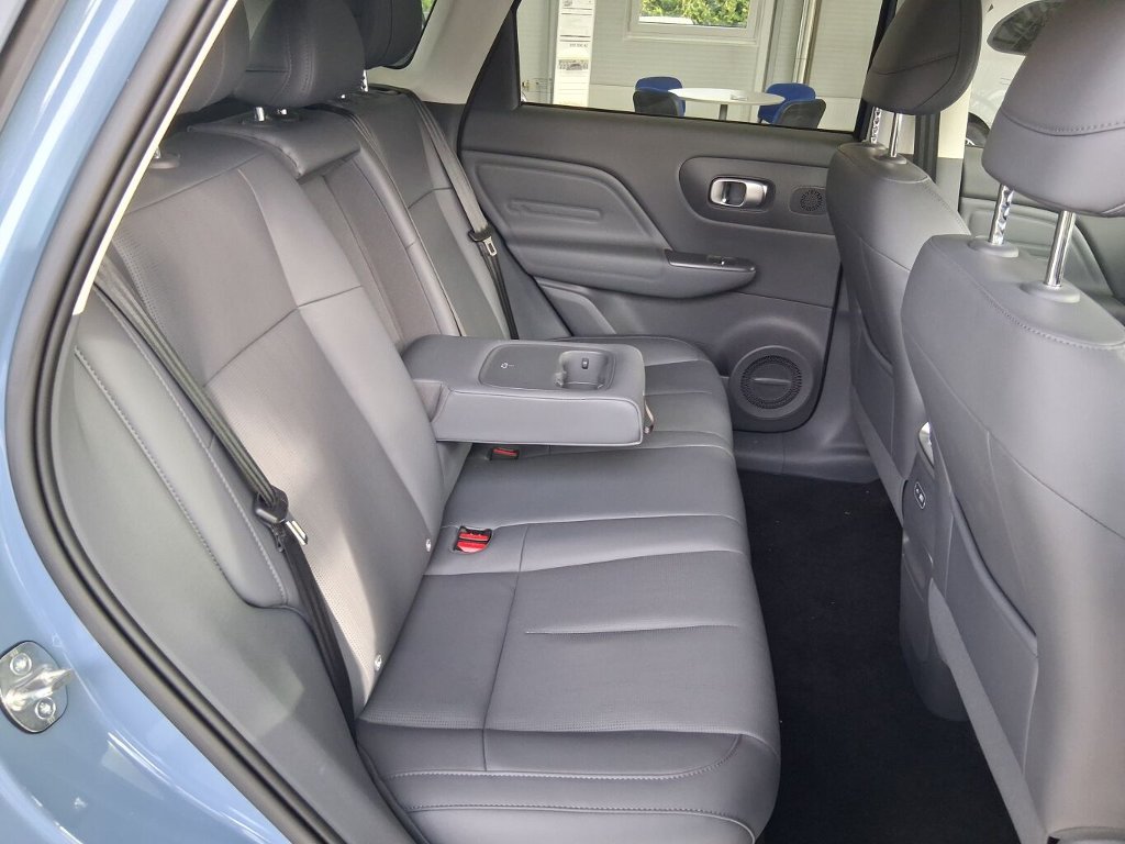 B10 DESIGN HYBRID EV 218 k, 18,8 kWh