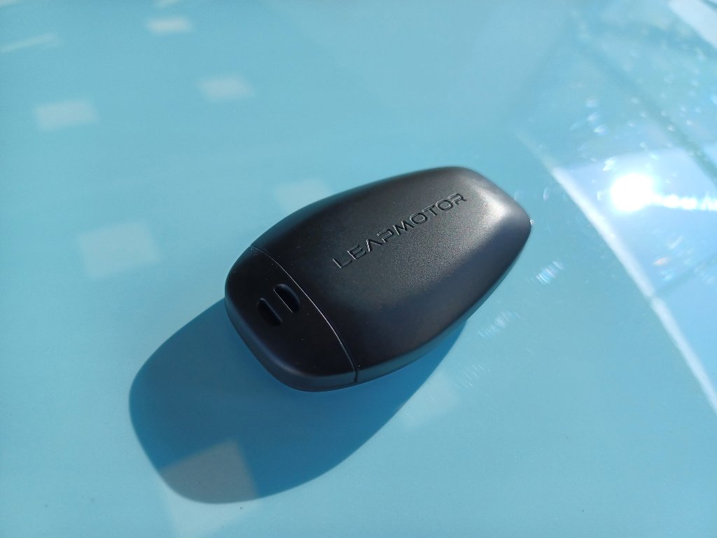 T03