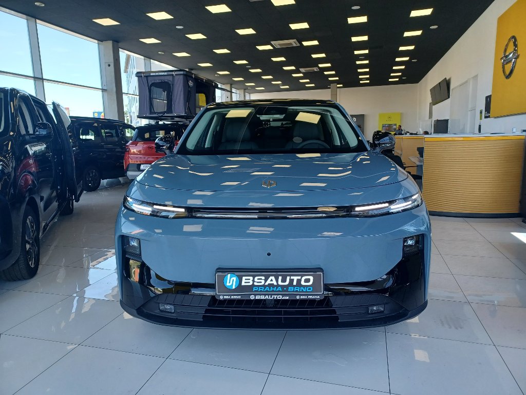 B10 DESIGN HYBRID EV 218 k, 18,8 kWh