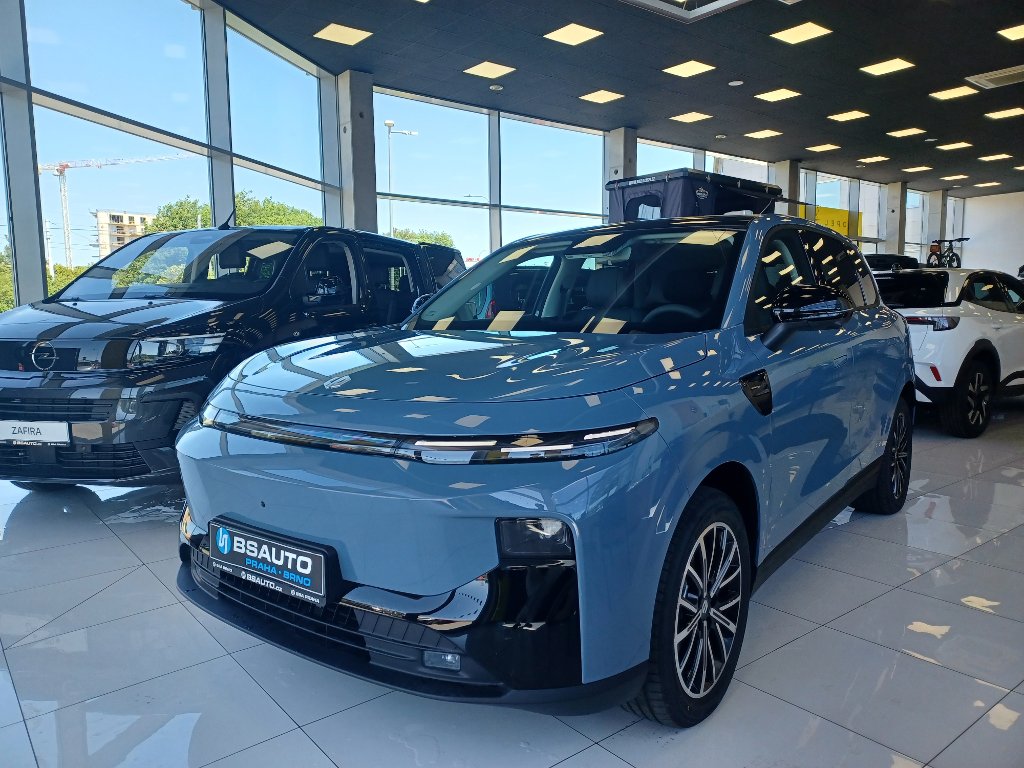 B10 DESIGN HYBRID EV 218 k, 18,8 kWh