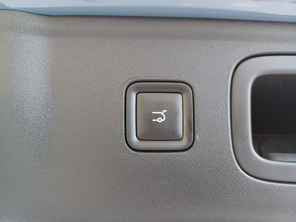 B10 DESIGN HYBRID EV 218 k, 18,8 kWh