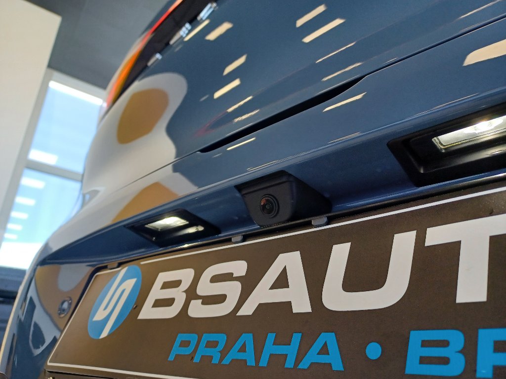 B10 DESIGN HYBRID EV 218 k, 18,8 kWh