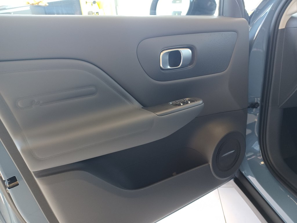 B10 DESIGN HYBRID EV 218 k, 18,8 kWh