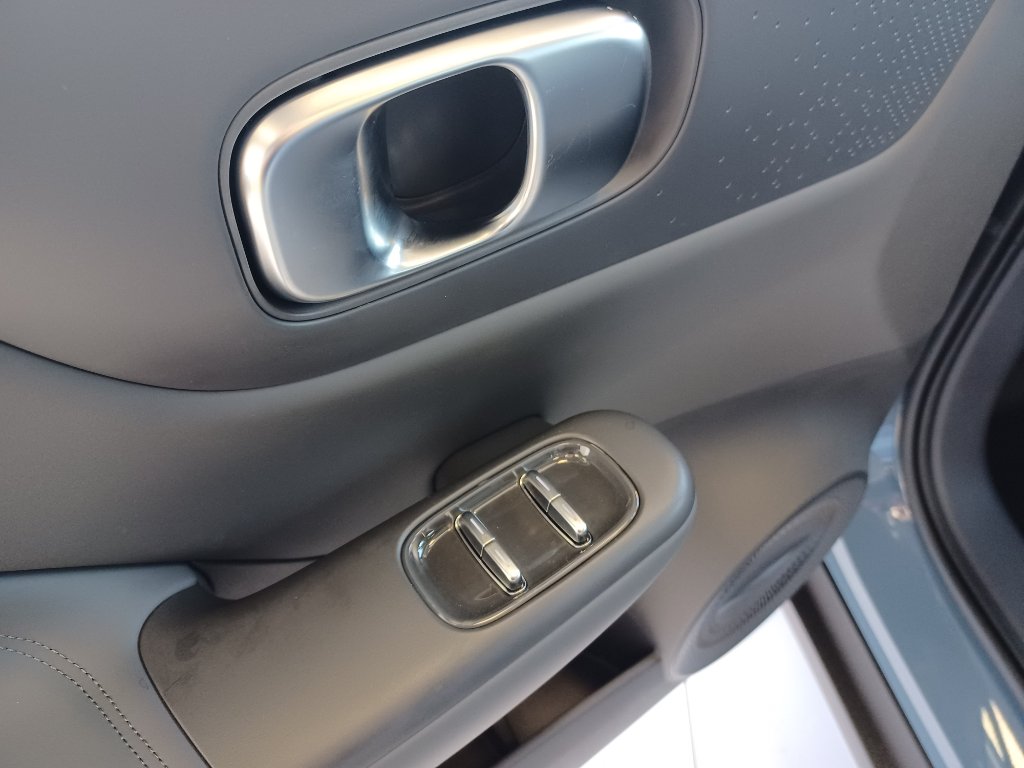 B10 DESIGN HYBRID EV 218 k, 18,8 kWh