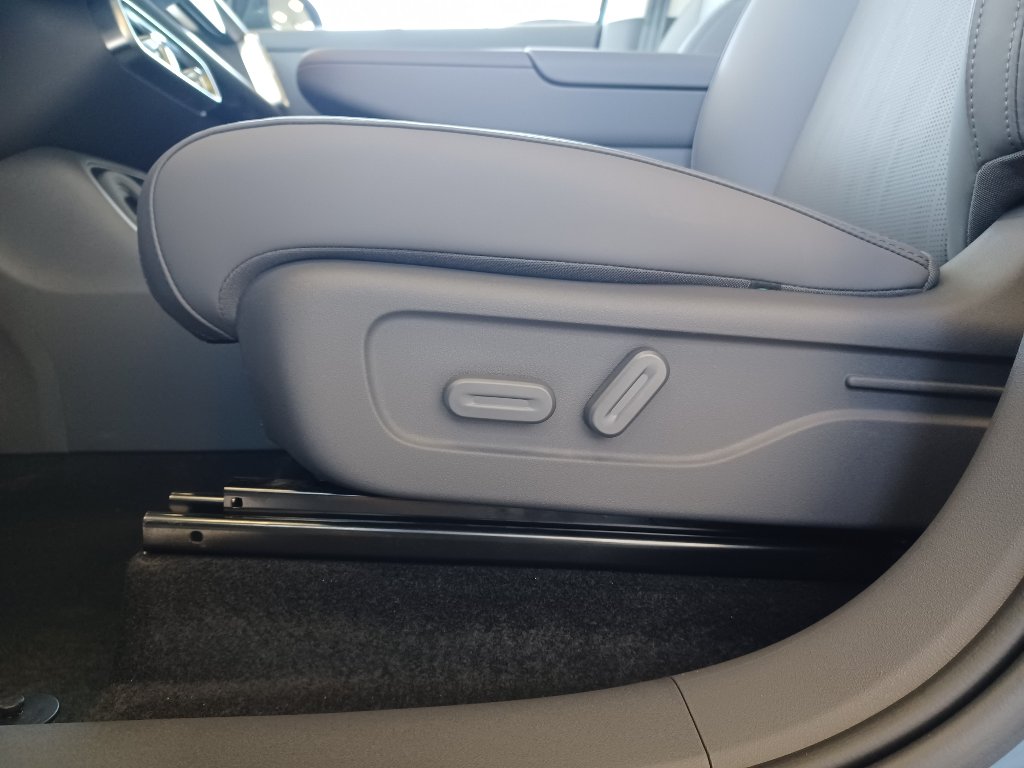 B10 DESIGN HYBRID EV 218 k, 18,8 kWh