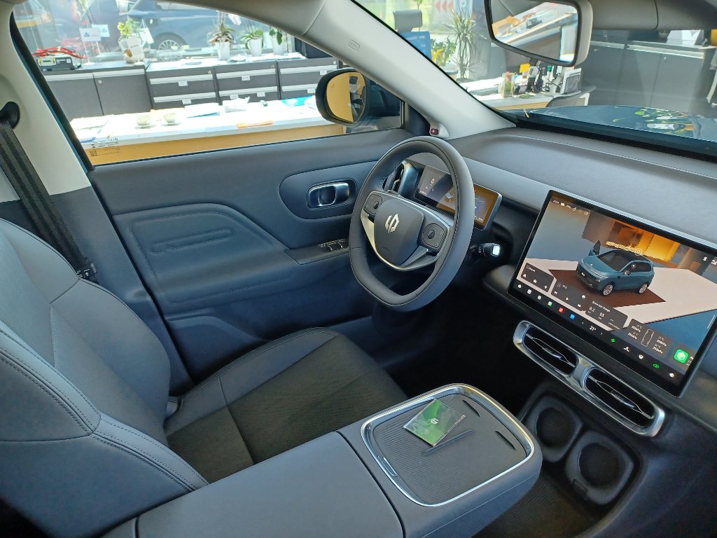 B10 DESIGN HYBRID EV 218 k, 18,8 kWh