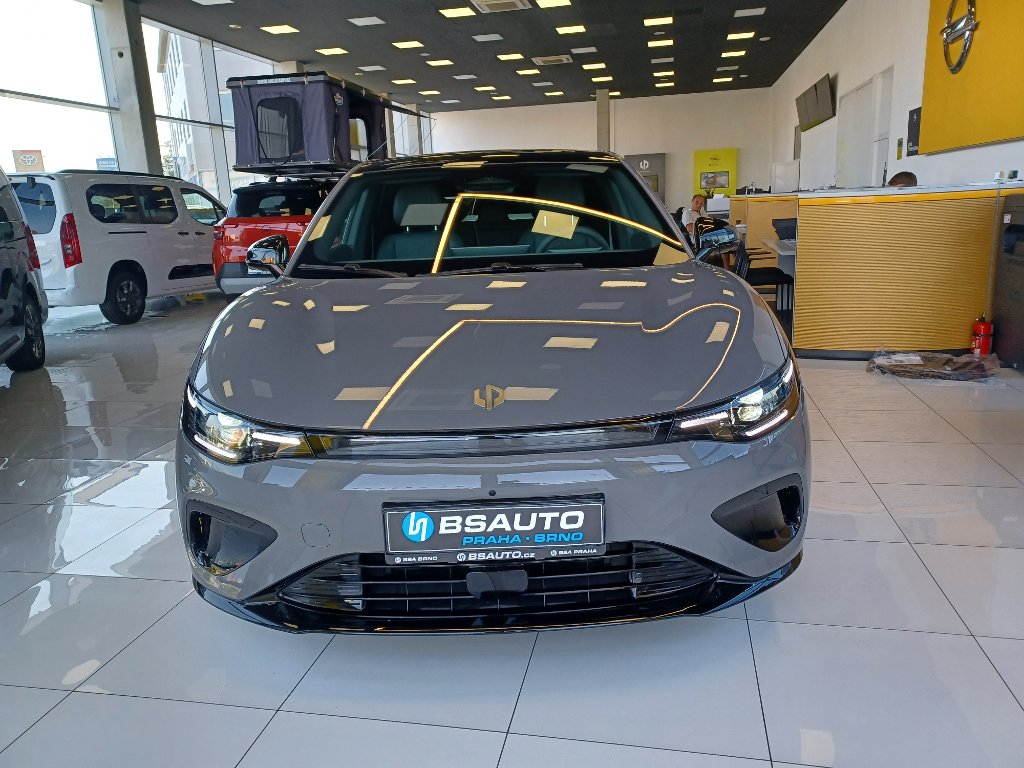 B05 DESIGN 218k, 67,1kWh