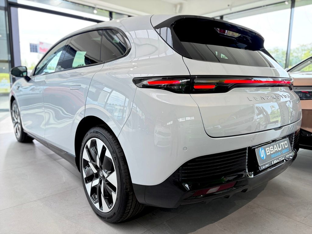 B05 DESIGN 218k, 67,1kWh